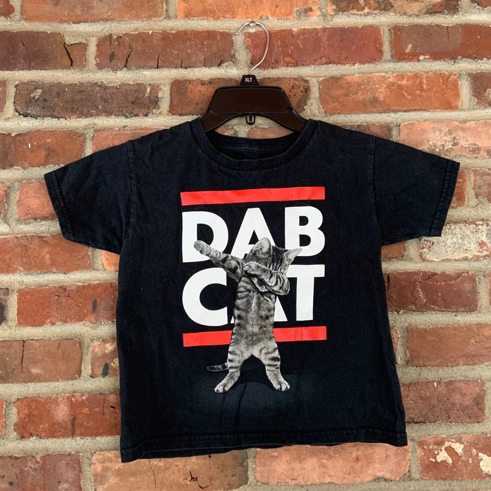Boys graphic t shirt “dab cat” Size S (6/7)